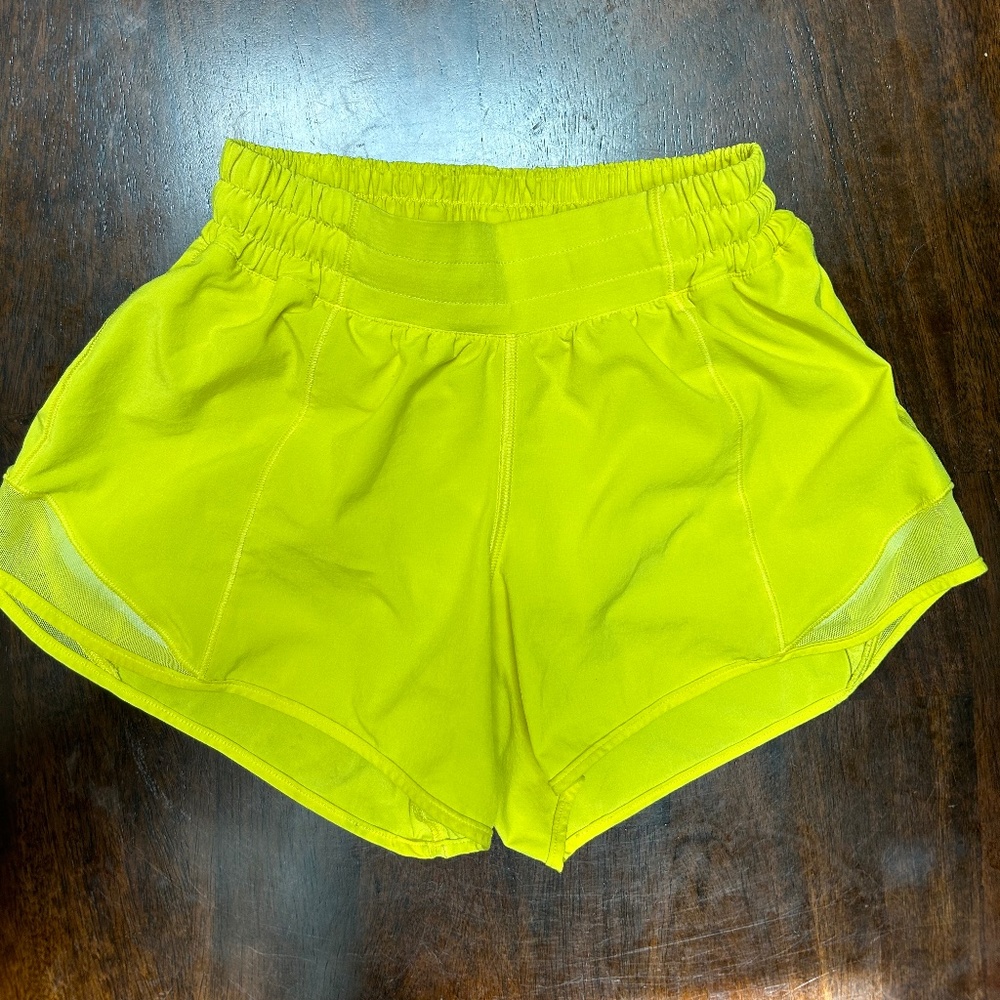 Lululemon Hotty Hot 4" shorts